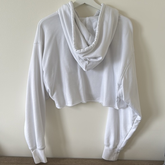 NEW Aritzia Constant Crop Hoodie - Picture 4 of 5